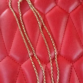 Gyzyl spocka золотая цепочка