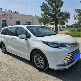 Toyota Sienna 2021