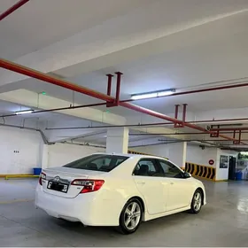 Toyota Camry 2012
