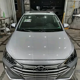Hyundai Elantra 2020
