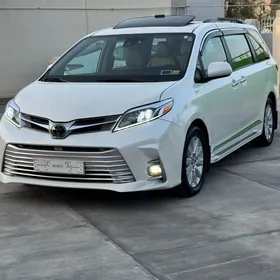 Toyota Sienna 2018