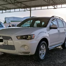 Mitsubishi Outlander 2011