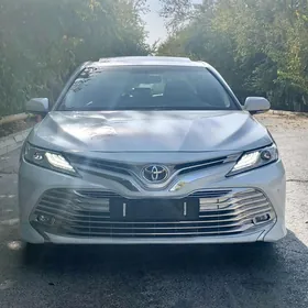 Toyota Camry 2018