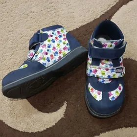 Детские ботинки