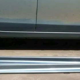 пороги для ланцер 10