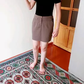 Короткая  юбка