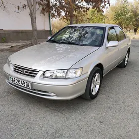 Toyota Camry 2001