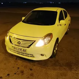 Nissan Versa 2011