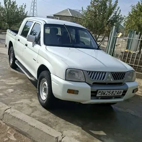 Mitsubishi L200 2006