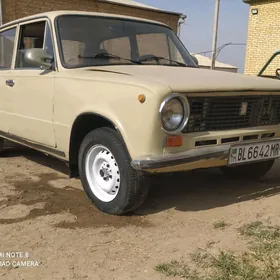 Lada 2104 1985