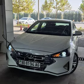 Hyundai Elantra 2020