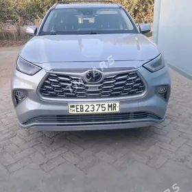 Toyota Highlander 2021