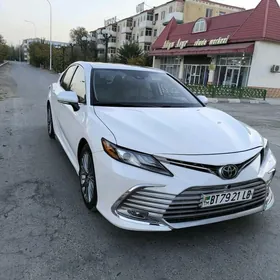 Toyota Camry 2021