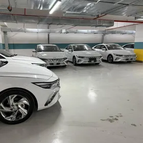 Hyundai Elantra 2025