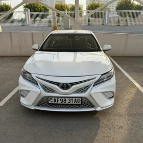 Toyota Camry 2018