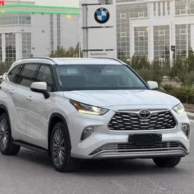 Toyota Highlander 2021