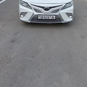 Toyota Camry 2019