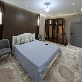 Кемине 4 комн 3й этаж