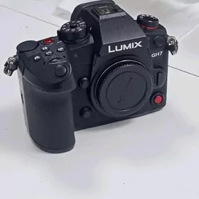 Lumix GH7