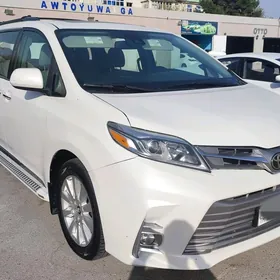 Toyota Sienna 2019