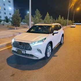 Toyota Highlander 2020