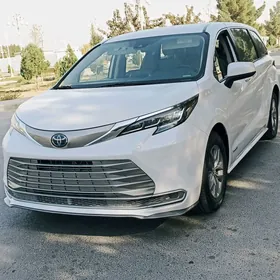 Toyota Sienna 2021