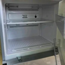 холодильник Hitachi