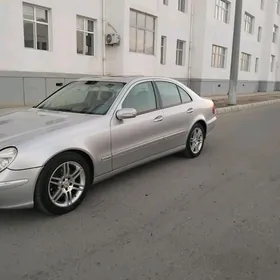 Mercedes-Benz E350 2005