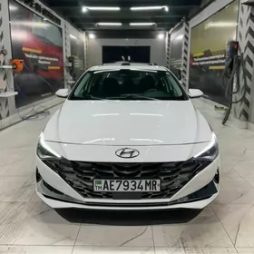 Hyundai Elantra 2022