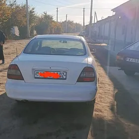 Daewoo Leganza 1998