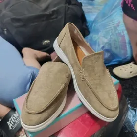 Женская обувь.