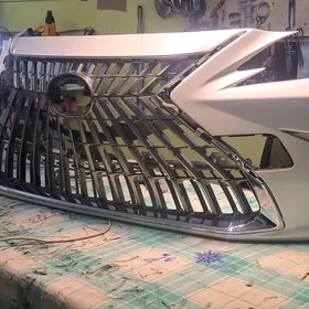 Передний бампер