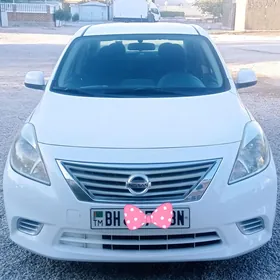 Nissan Versa 2012