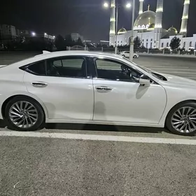 Lexus ES 350 2019