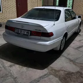 Toyota Camry 2000