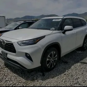 Toyota Highlander 2020