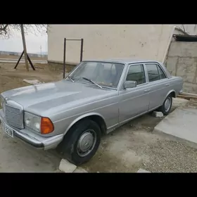 Mercedes-Benz 230E 1982