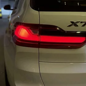 BMW X7 2021