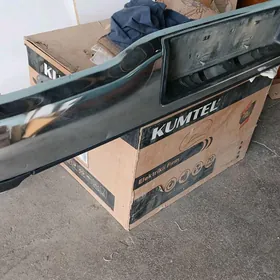 Задний бампер от TOYOTA HILUX