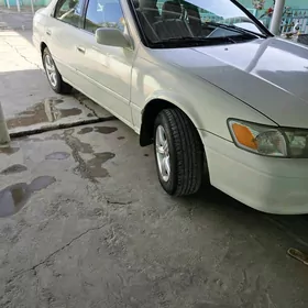 Toyota Camry 2001
