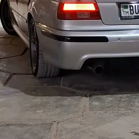 BMW E39 2001