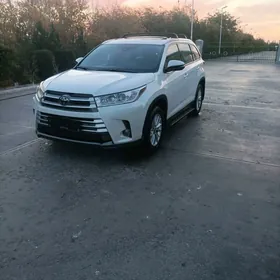 Toyota Highlander 2019