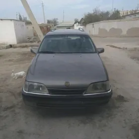 Opel Omega 1990