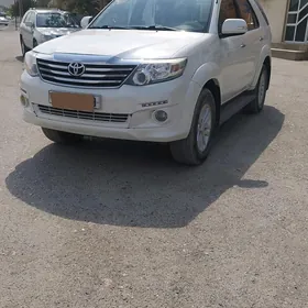 Toyota Fortuner 2014