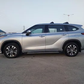 Toyota Highlander 2022