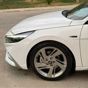 Hyundai Elantra 2023