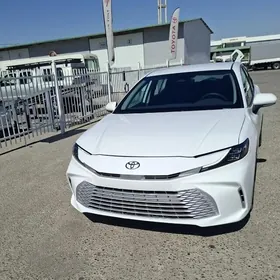Toyota Camry 2025