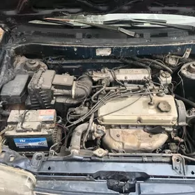 Mitsubishi Chariot 1993