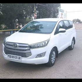 Toyota Innova 2021