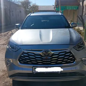 Toyota Highlander 2021